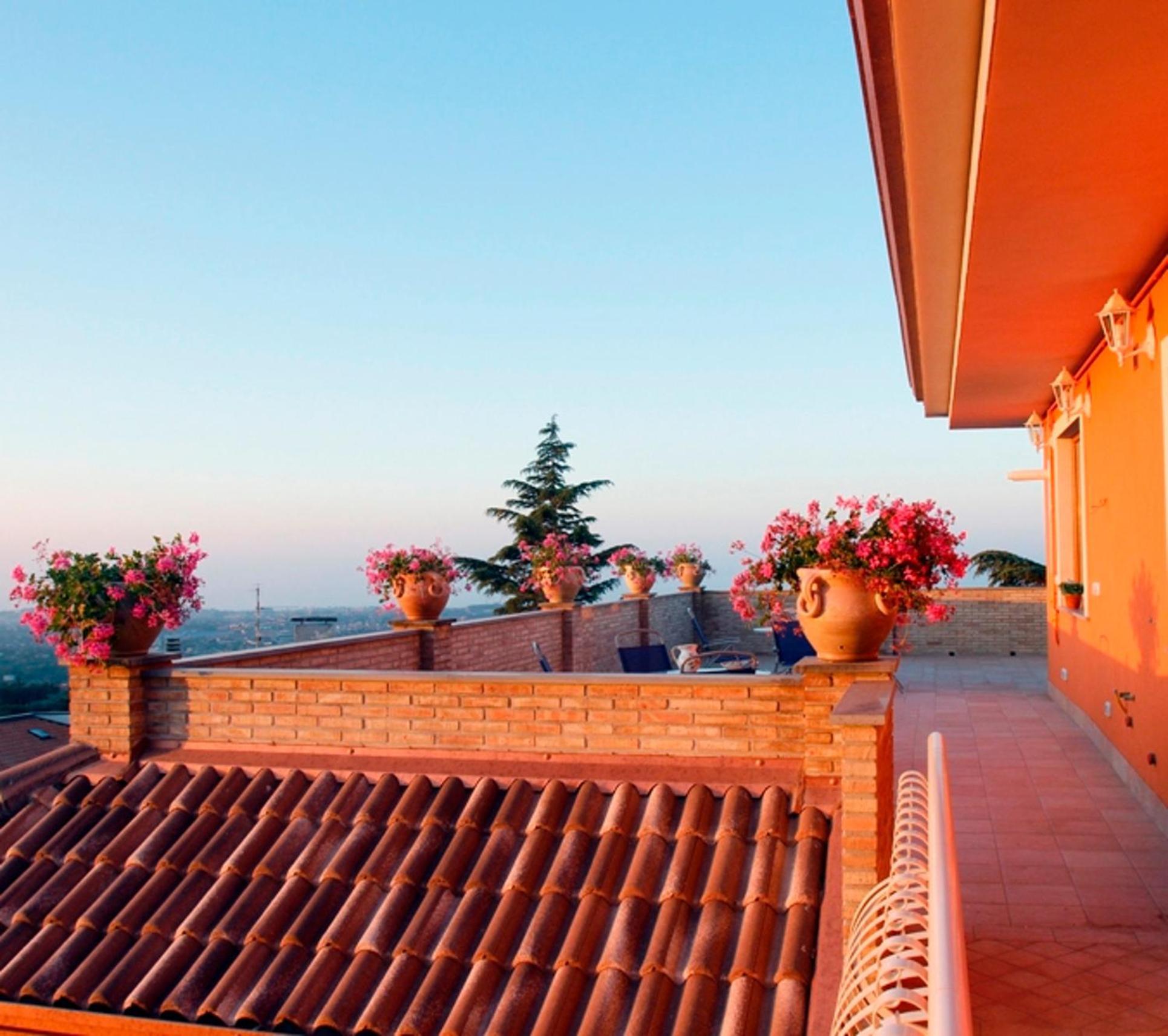 Etna Royal View 2*